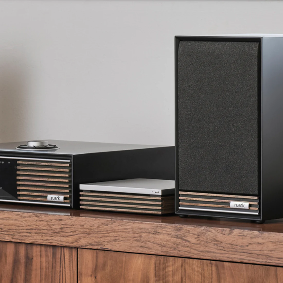Ruark R-CD100 CD Player fused walnut