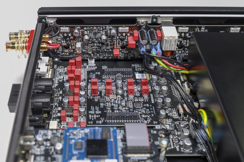 Moon by Simaudio Compass 371 black