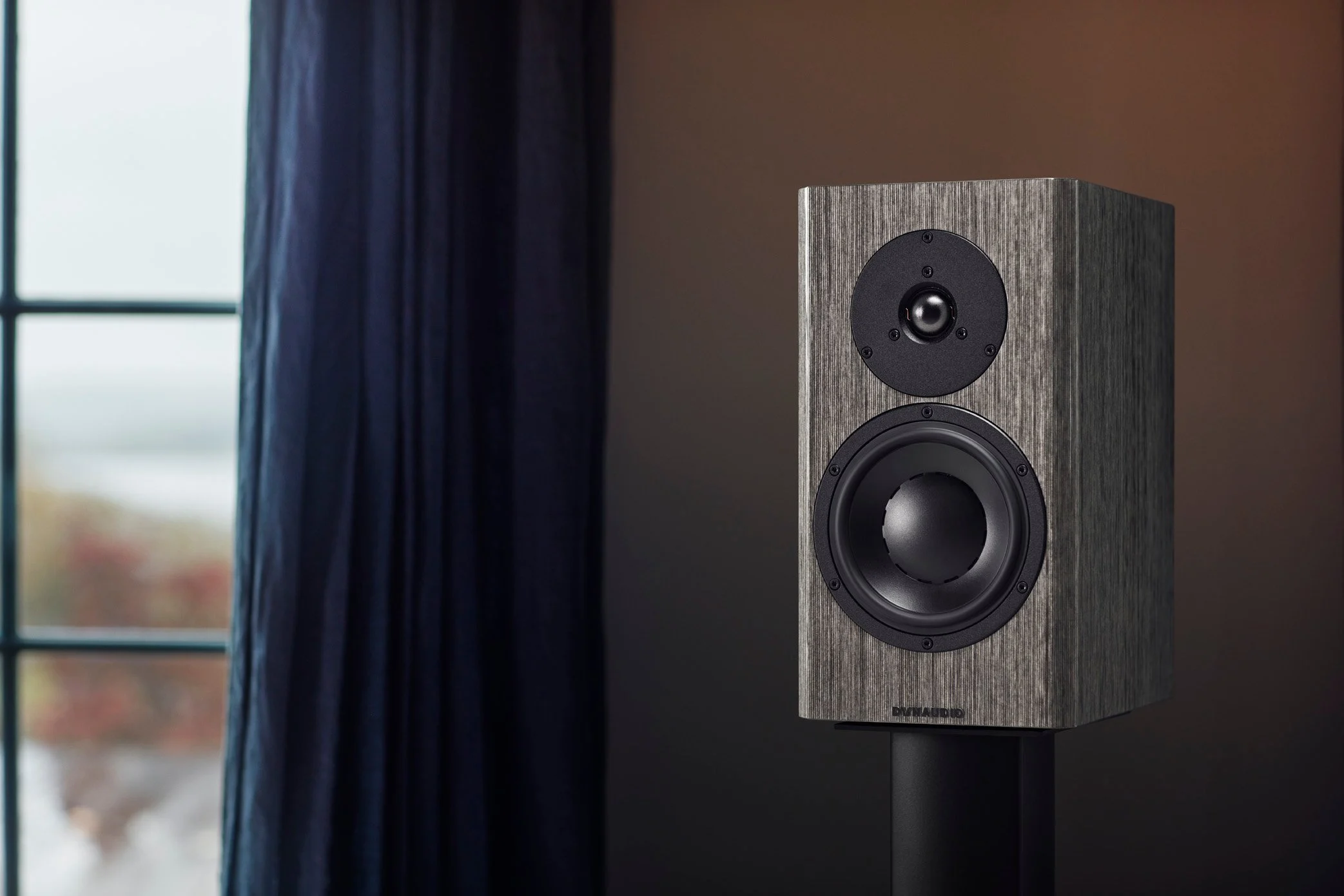 Dynaudio Special Forty ebony wave high gloss