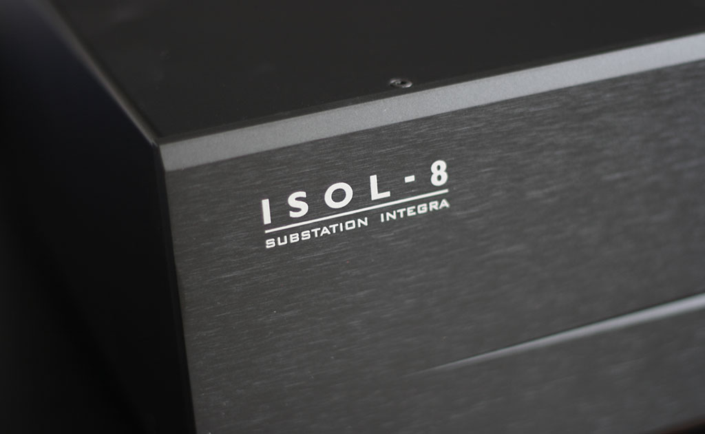 ISOL-8 SubStation Integra black