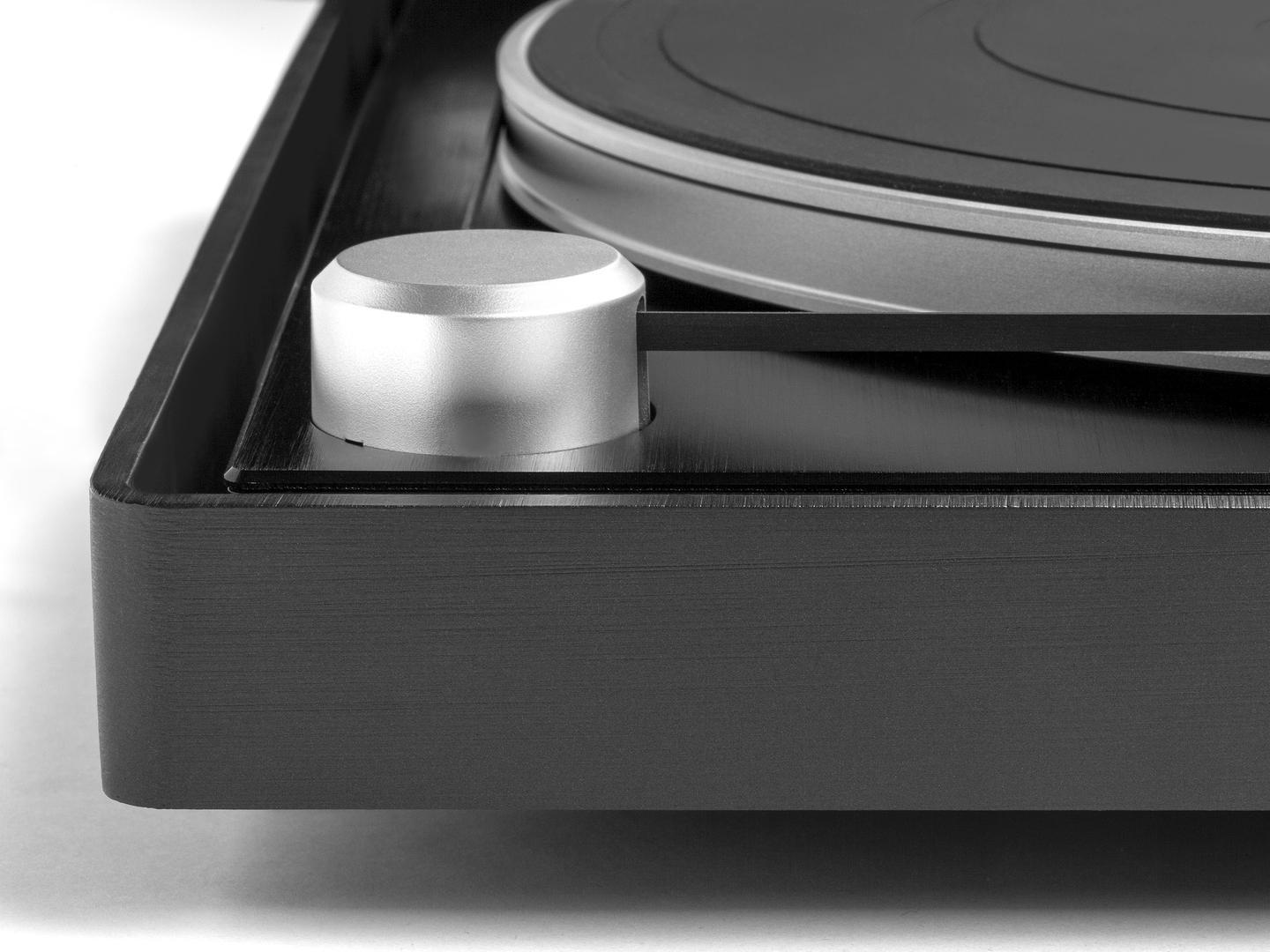 Premiera ALFA black