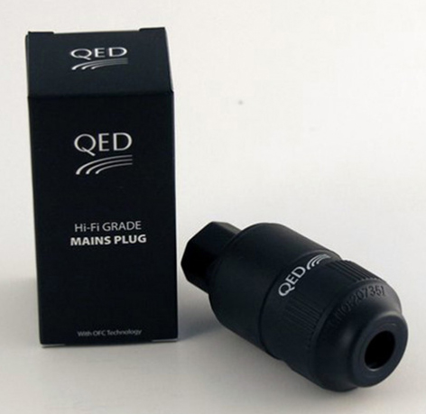 QED Performance IEC Plug Gold QE3091