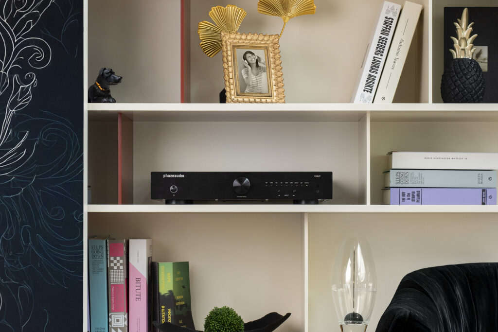 Phaze Audio Volt black + Diana walnut